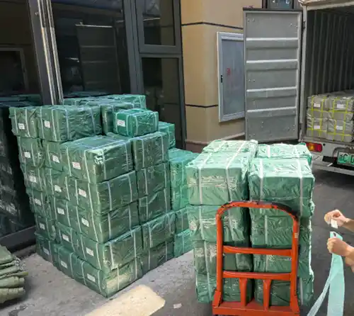 ລູກຄ້າສັ່ງຮາດແວຕູ້ລູກຄ້າບັນຈຸແລະກຽມພ້ອມສໍາລັບການຈັດສົ່ງ