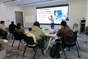 Yitailock ກໍາລັງກະກຽມທີມງານຂອງຕົນສໍາລັບການຂາຍທີ່ສະຫລາດກວ່າແລະການມີຕະຫຼາດທີ່ເຂັ້ມແຂງກວ່າແນວໃດ?